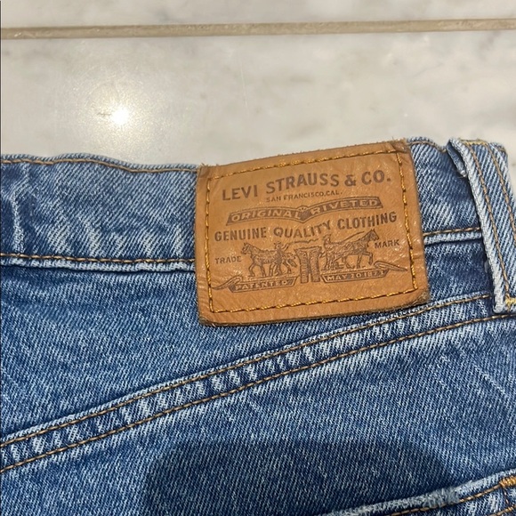 Classic Blue Denim Levi Women Shorts - Picture 3 of 4